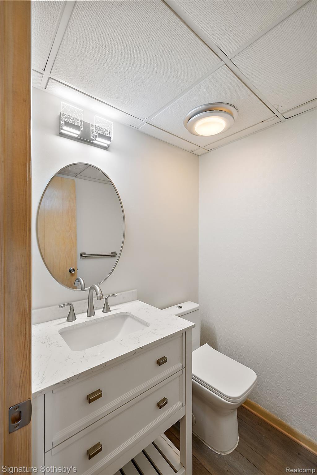 4650 Lahser Road Property Photo 38