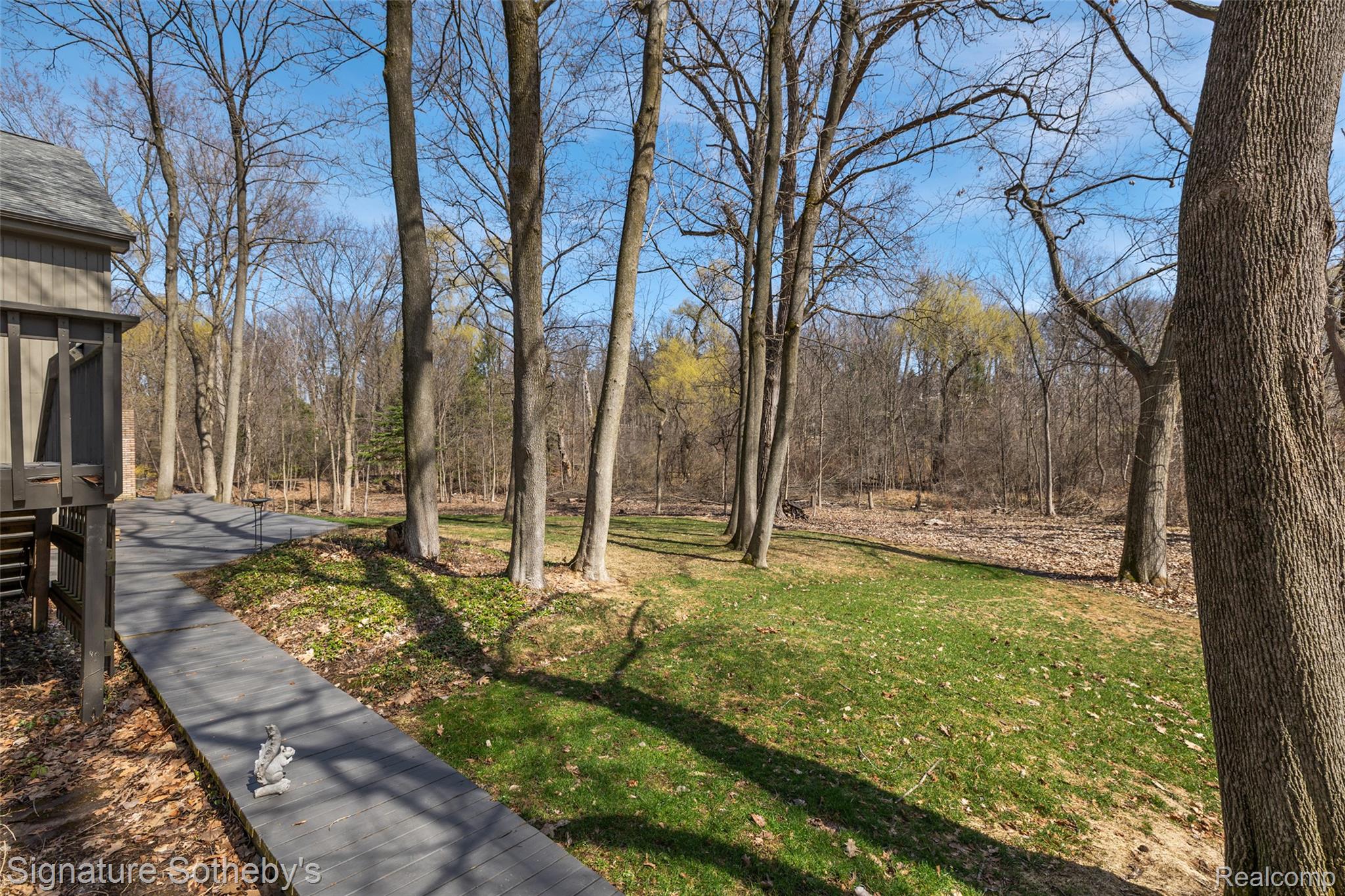 4650 Lahser Road Property Photo 45