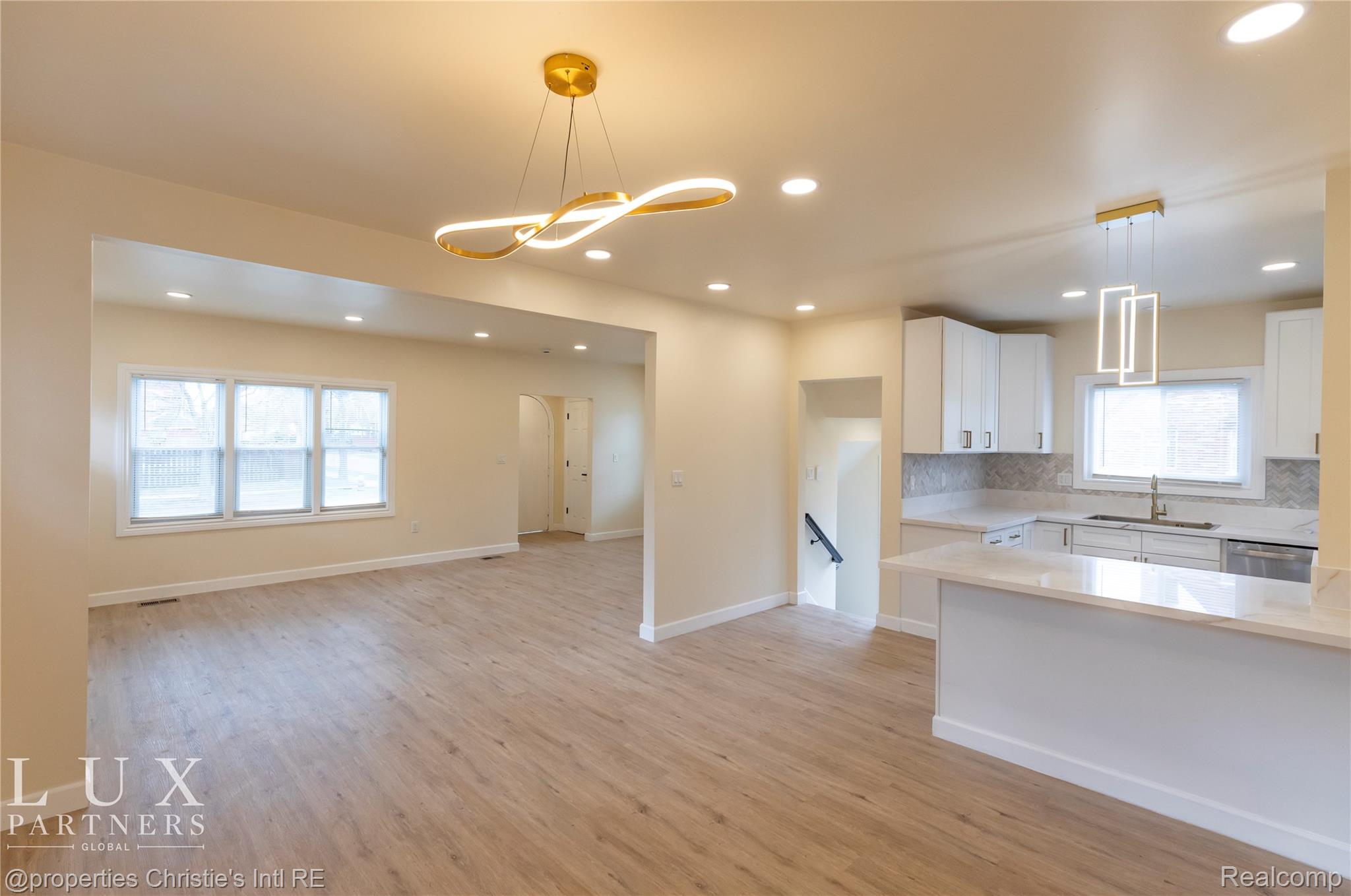 18516 Prairie Street Property Photo 3