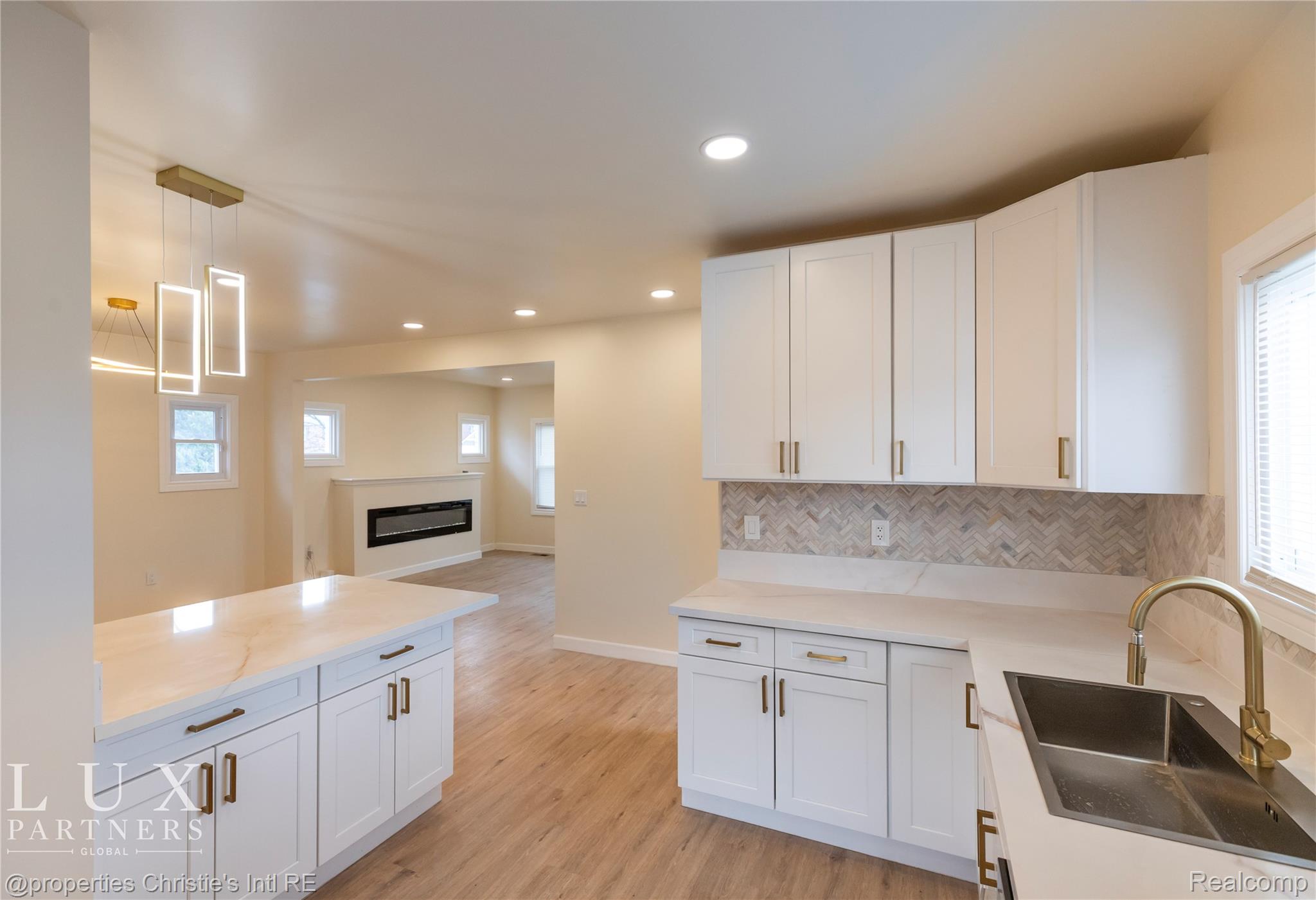 18516 Prairie Street Property Photo 6
