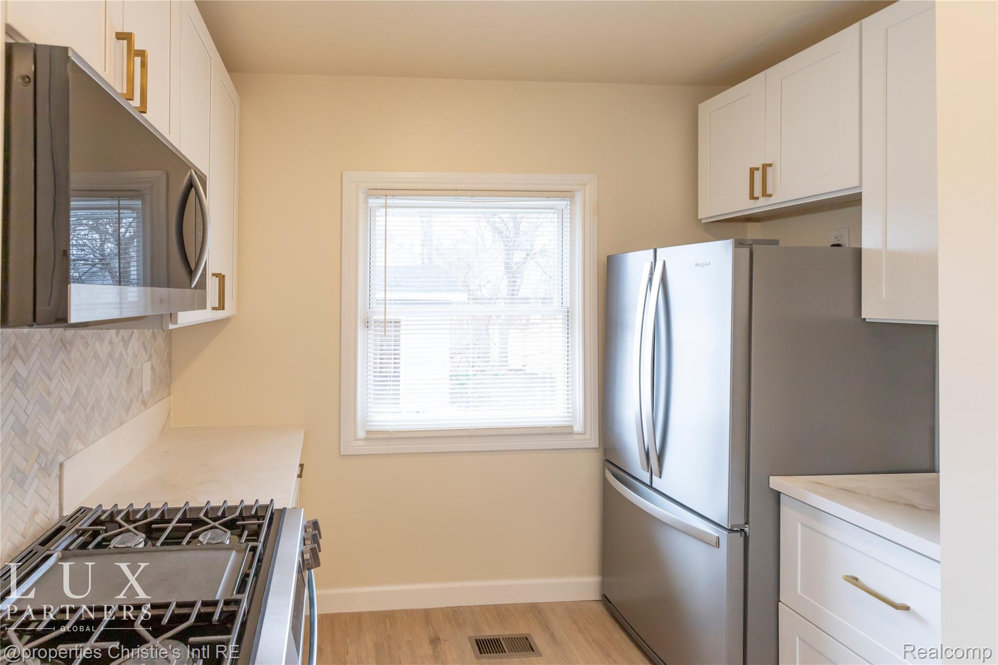 18516 Prairie Street Property Photo 8