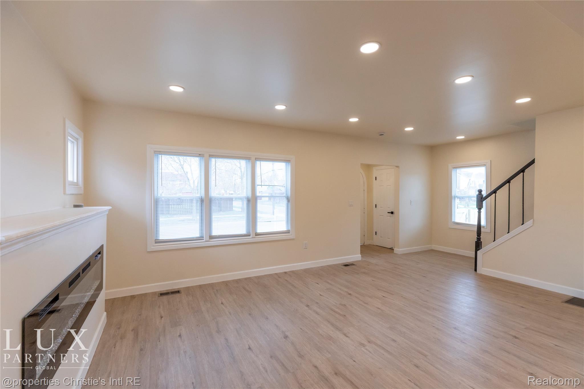 18516 Prairie Street Property Photo 11