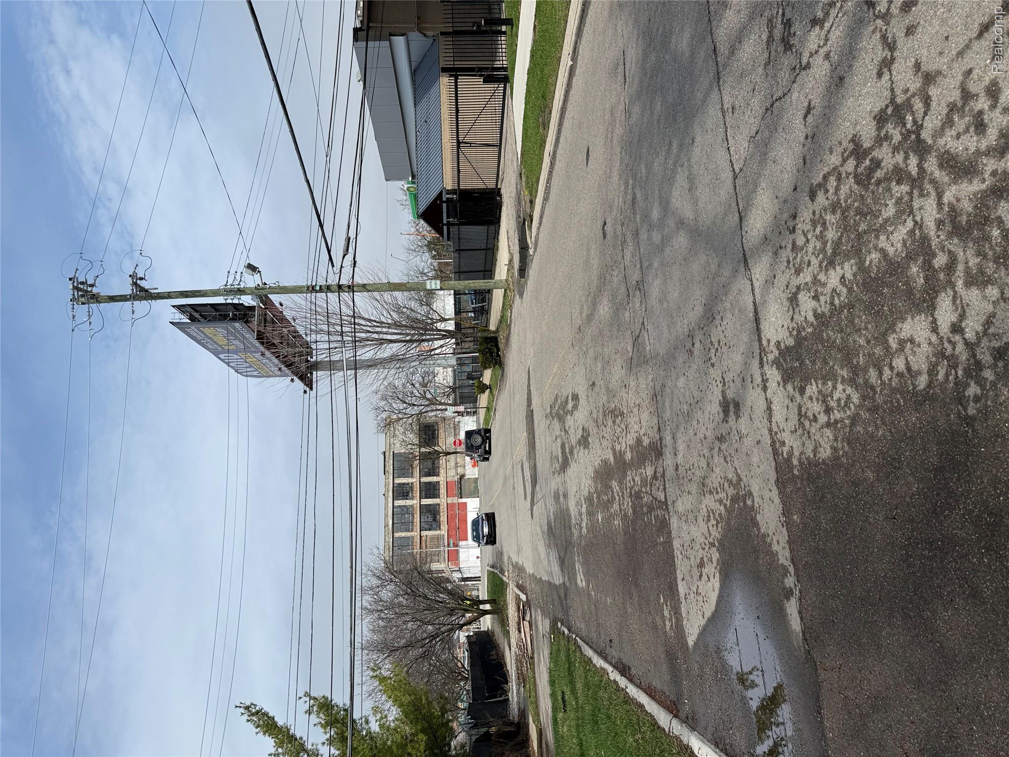 931 Ashland Street Property Photo 2