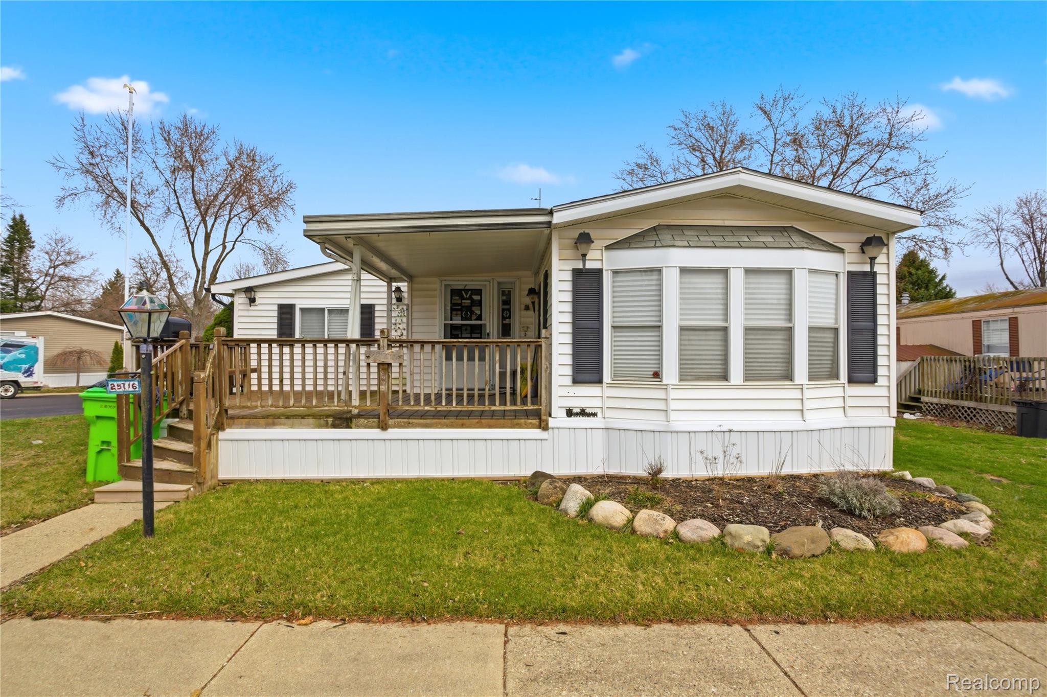 25716 Jackson St Property Photo 1