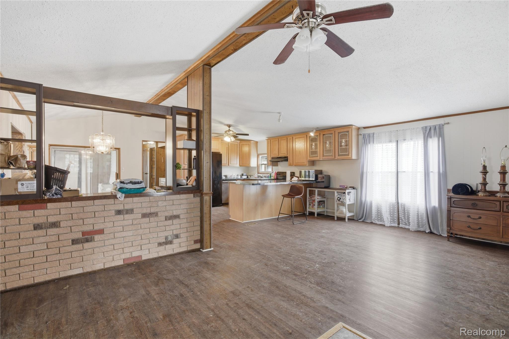 25716 Jackson St Property Photo 3