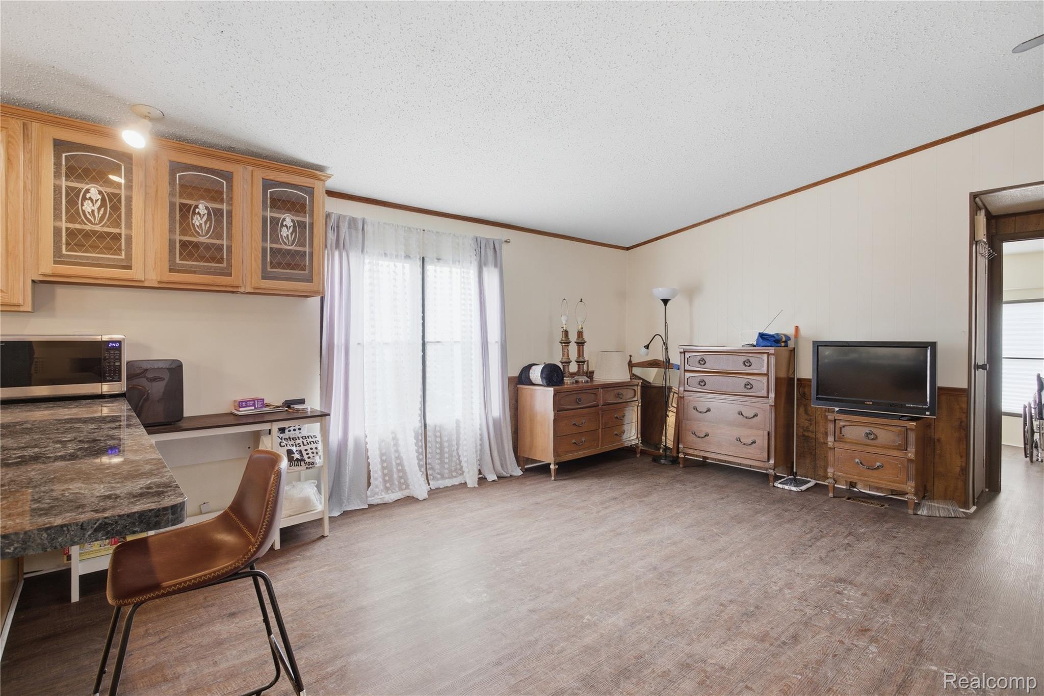 25716 Jackson St Property Photo 6