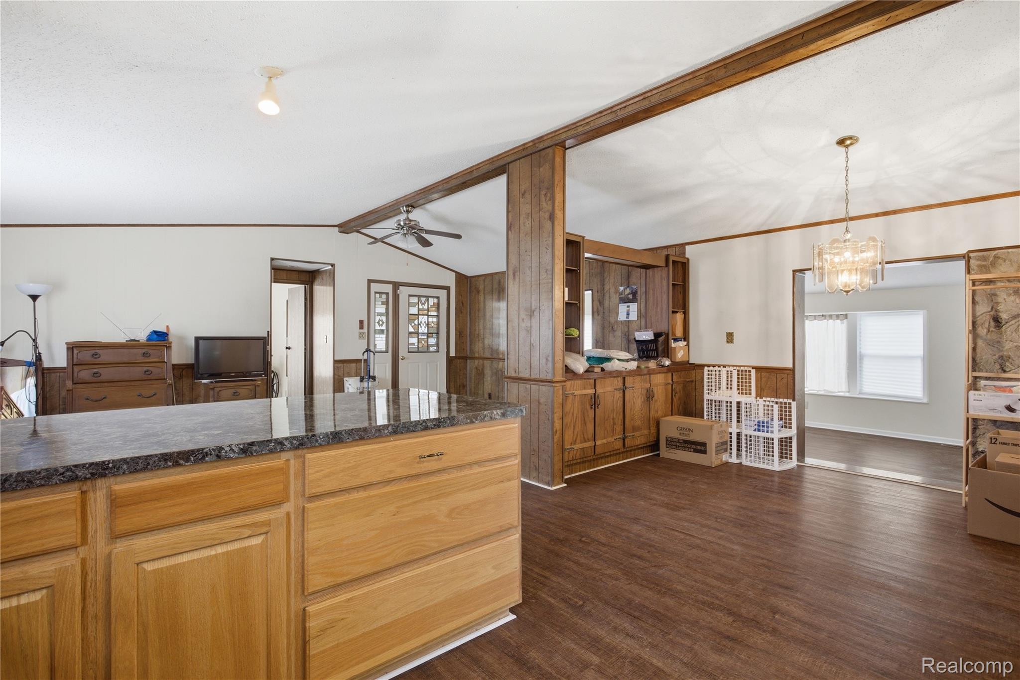 25716 Jackson St Property Photo 12