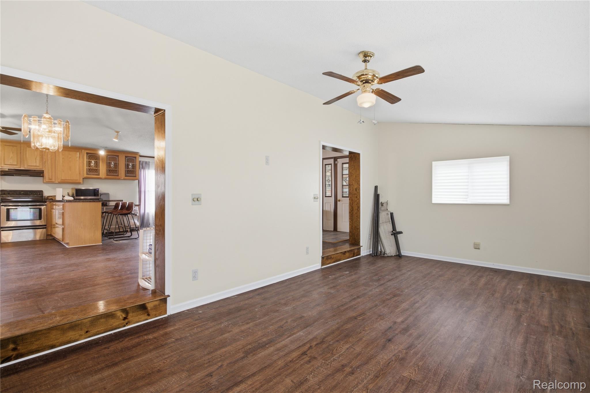 25716 Jackson St Property Photo 14