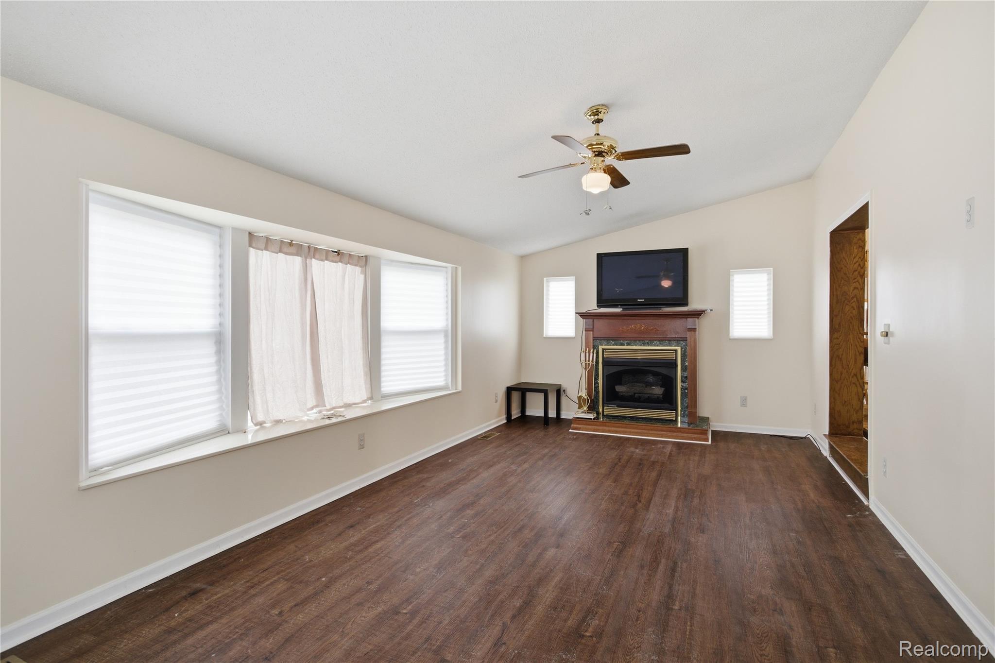 25716 Jackson St Property Photo 15