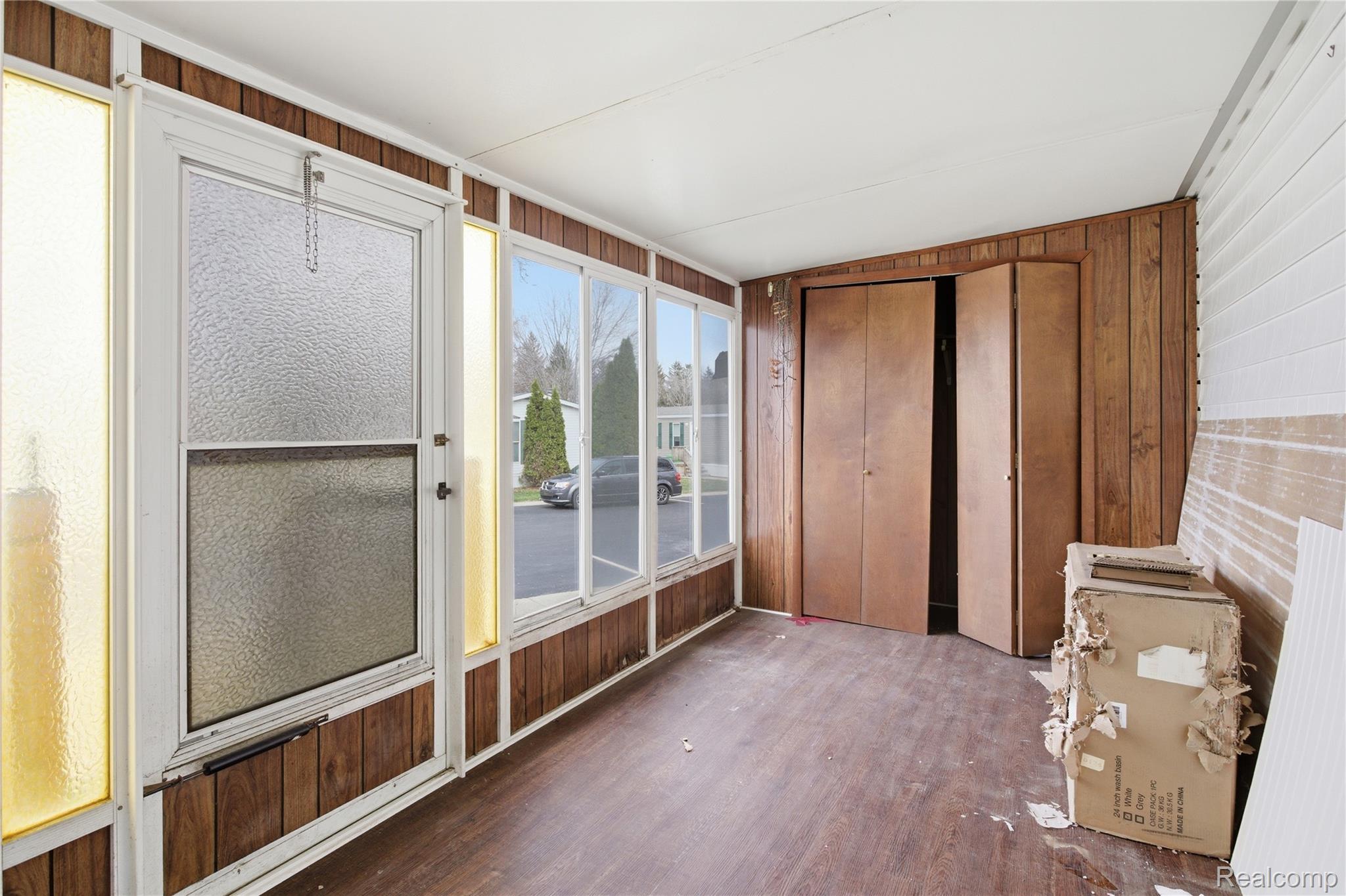 25716 Jackson St Property Photo 27