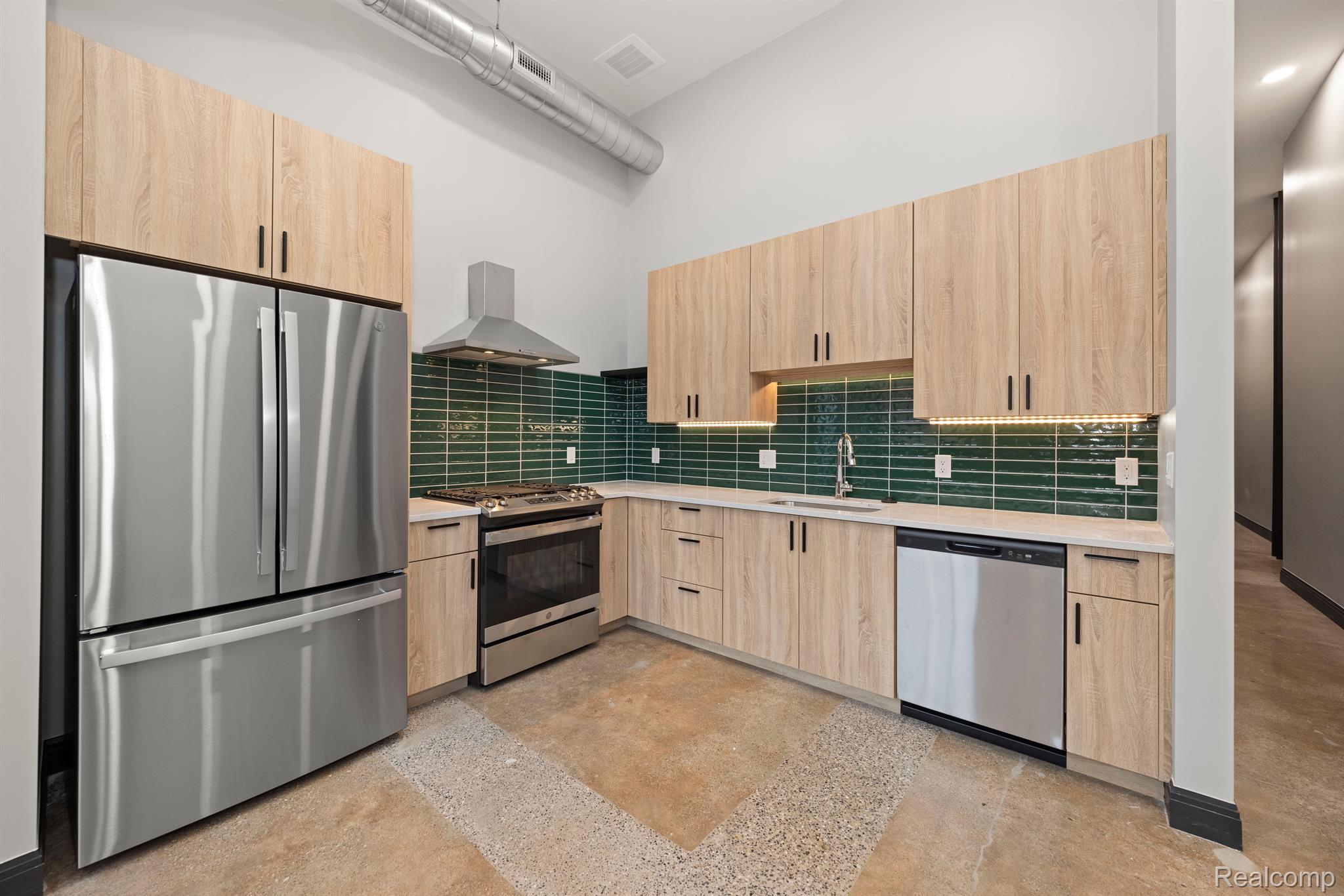 603 E Milwaukee Street 103 Property Photo 5