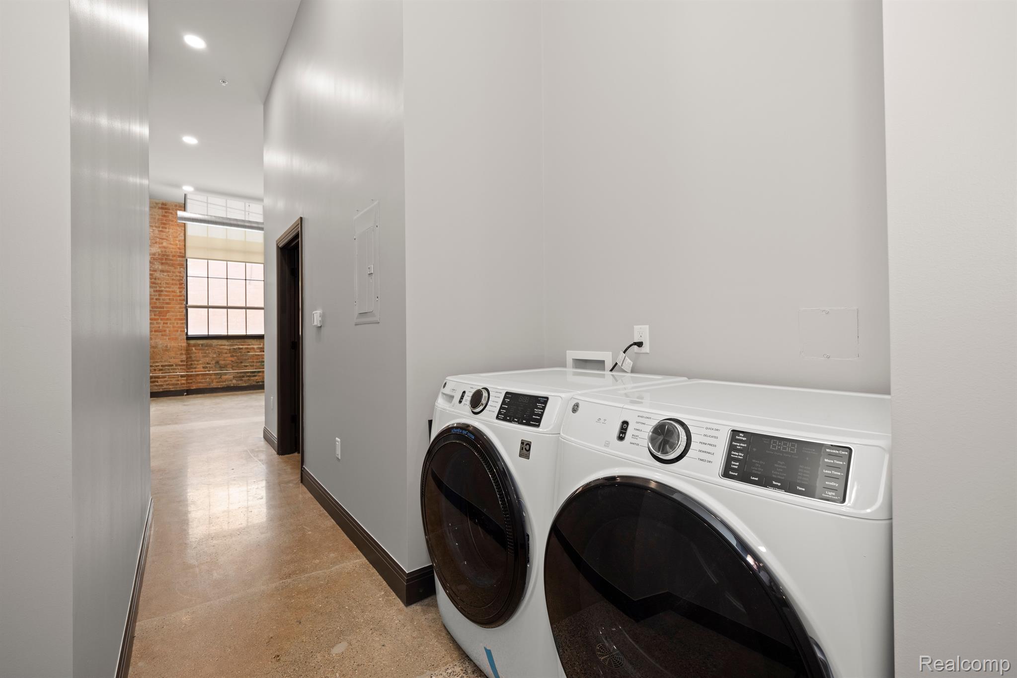 603 E Milwaukee Street 103 Property Photo 9