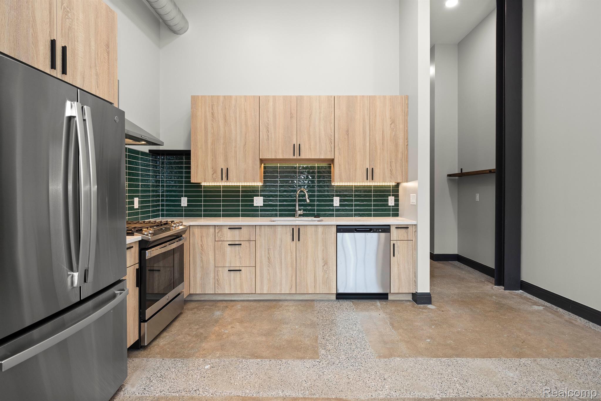 603 E Milwaukee Street 103 Property Photo 12