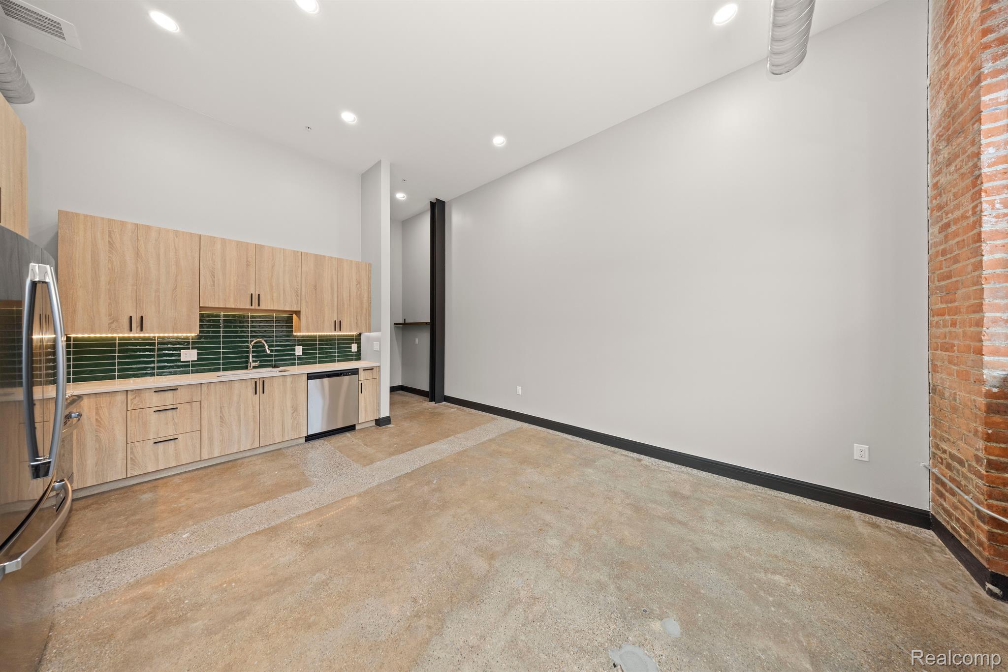 603 E Milwaukee Street 103 Property Photo 13
