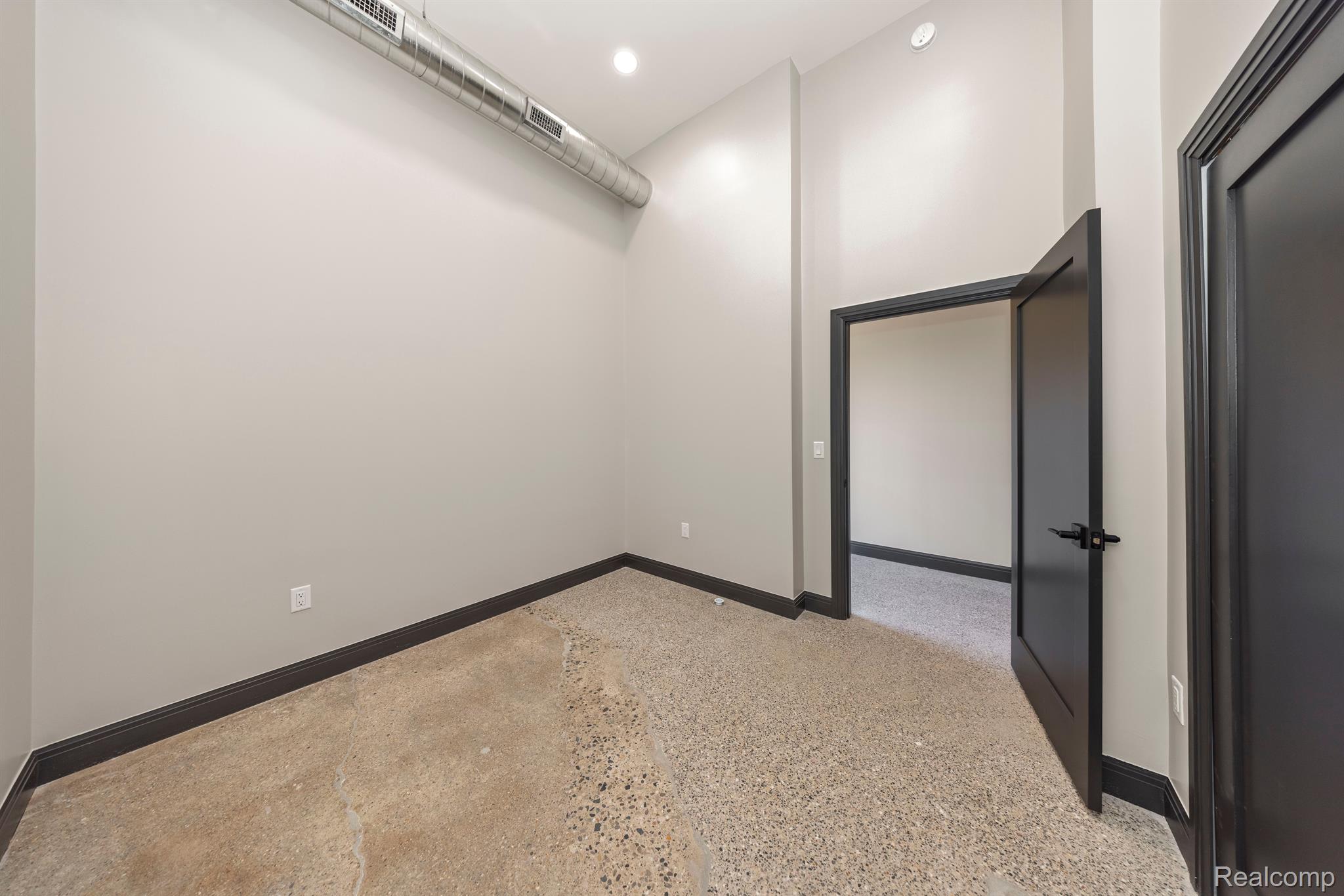 603 E Milwaukee Street 103 Property Photo 18
