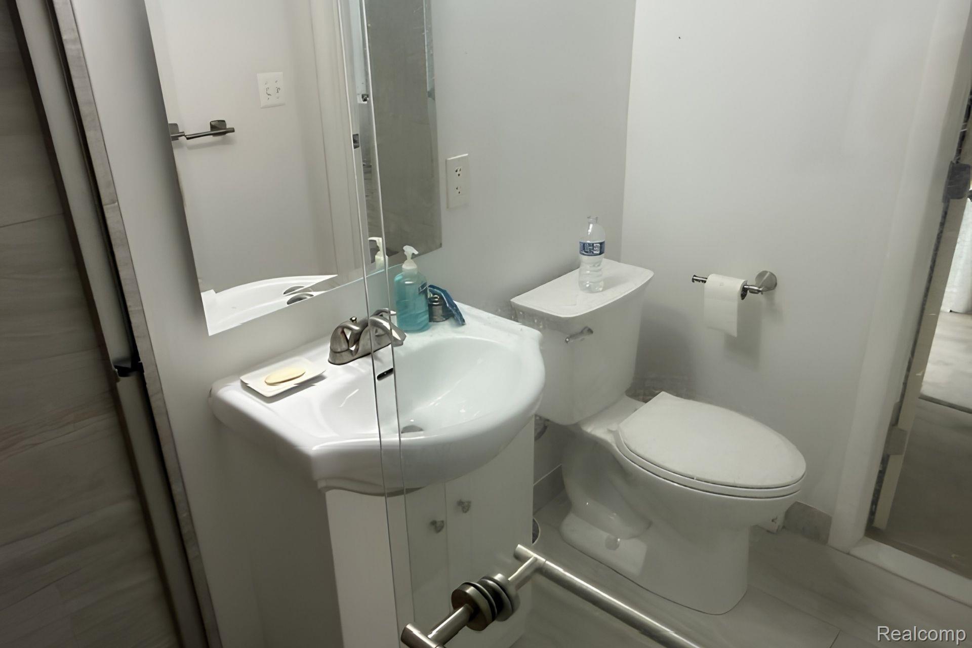 7189 Lakeshore Road Property Photo 7