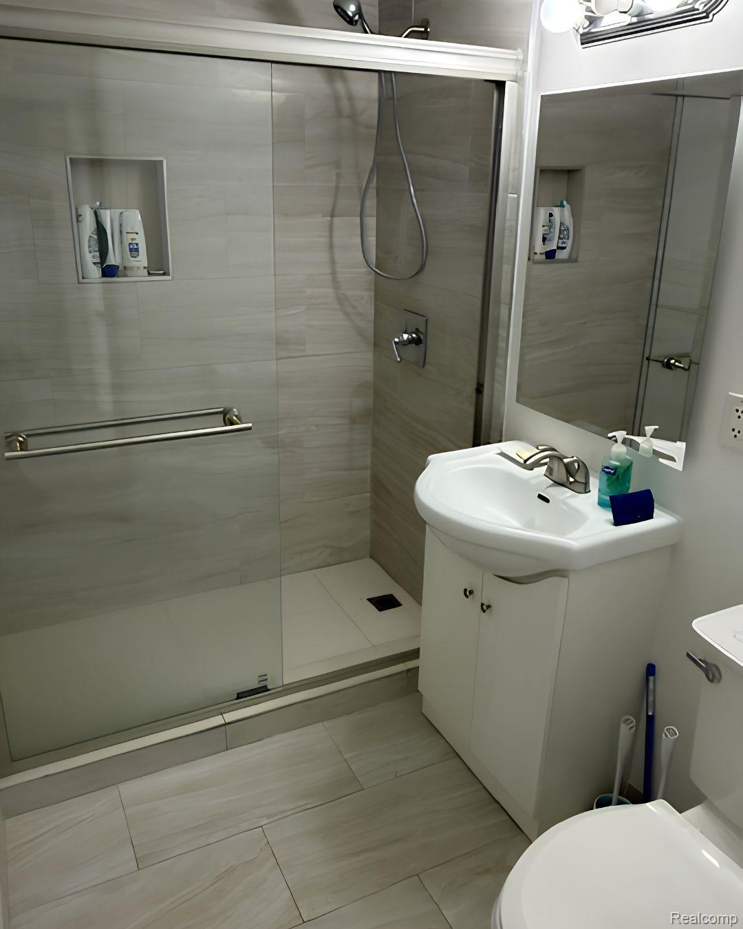 7189 Lakeshore Road Property Photo 10