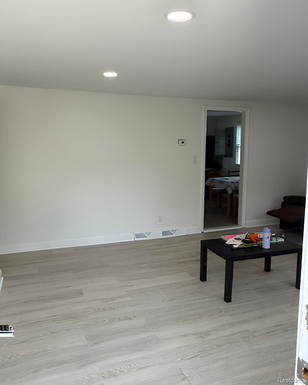7189 Lakeshore Road Property Photo 12