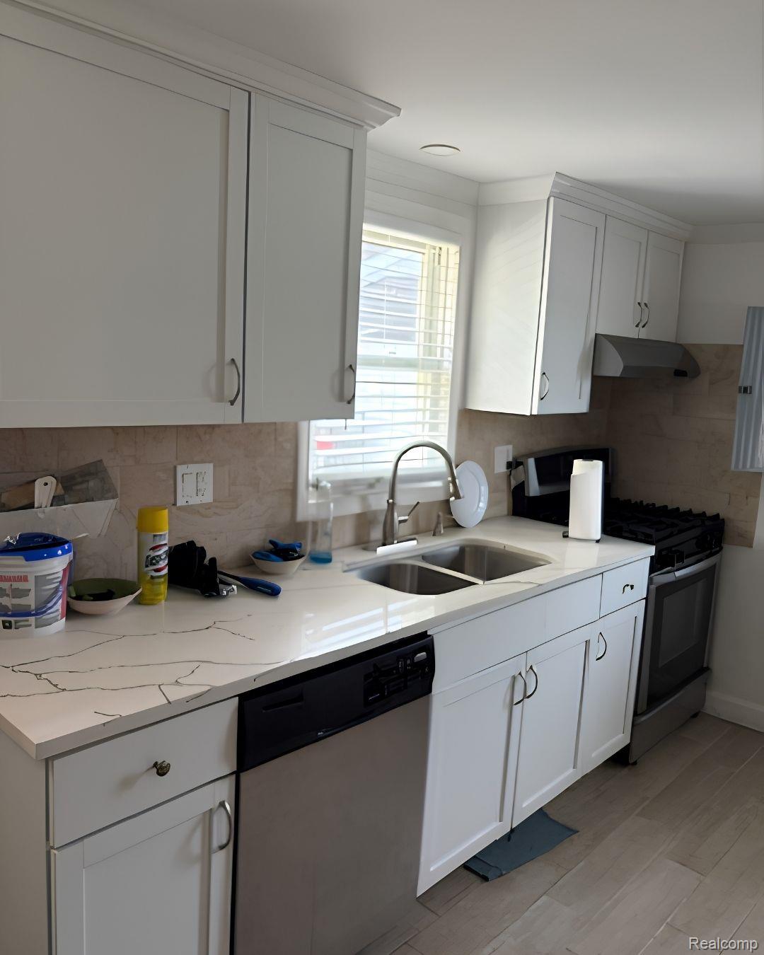 7189 Lakeshore Road Property Photo 15