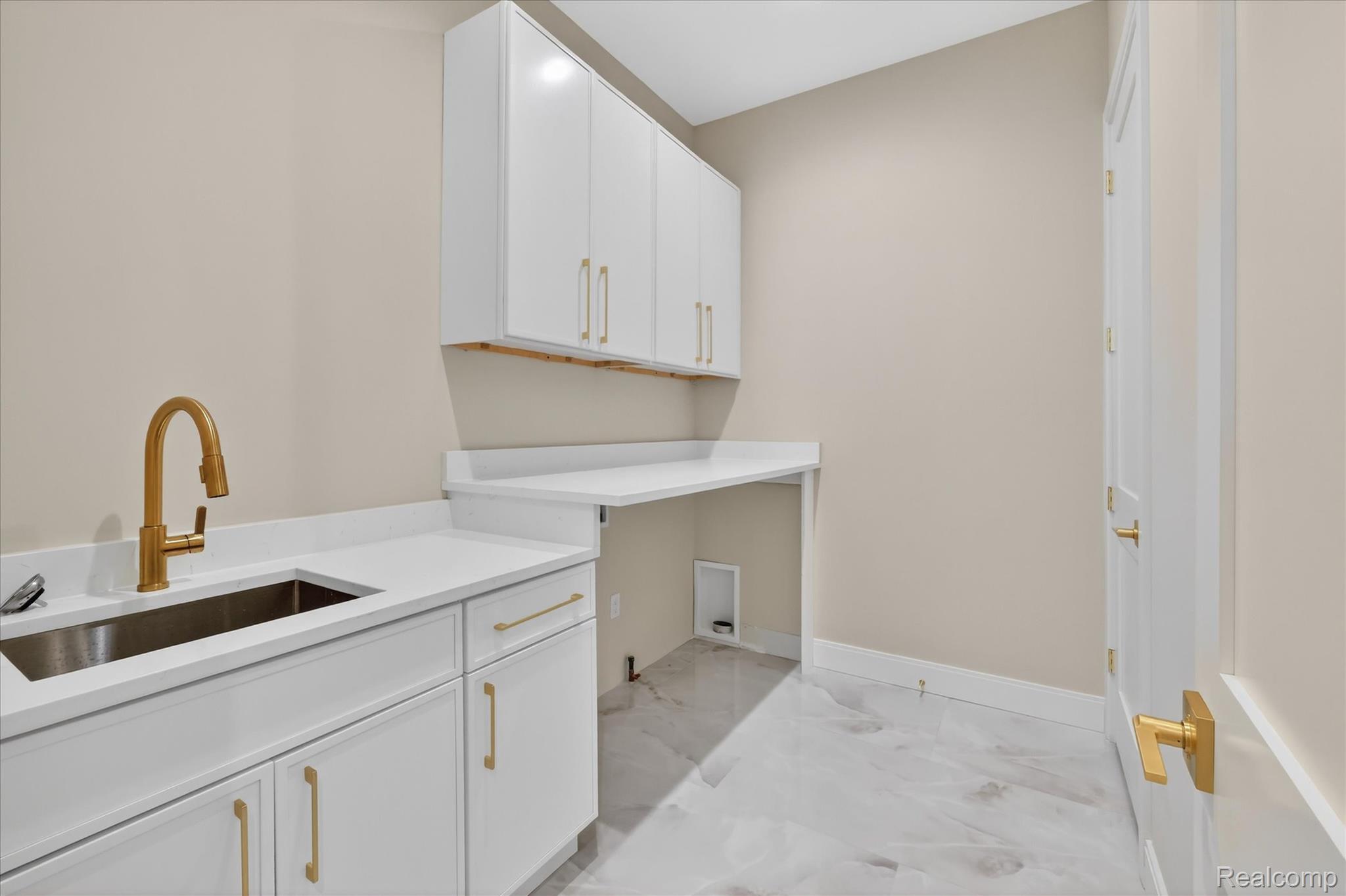 546 Maplehill Road Property Photo 27