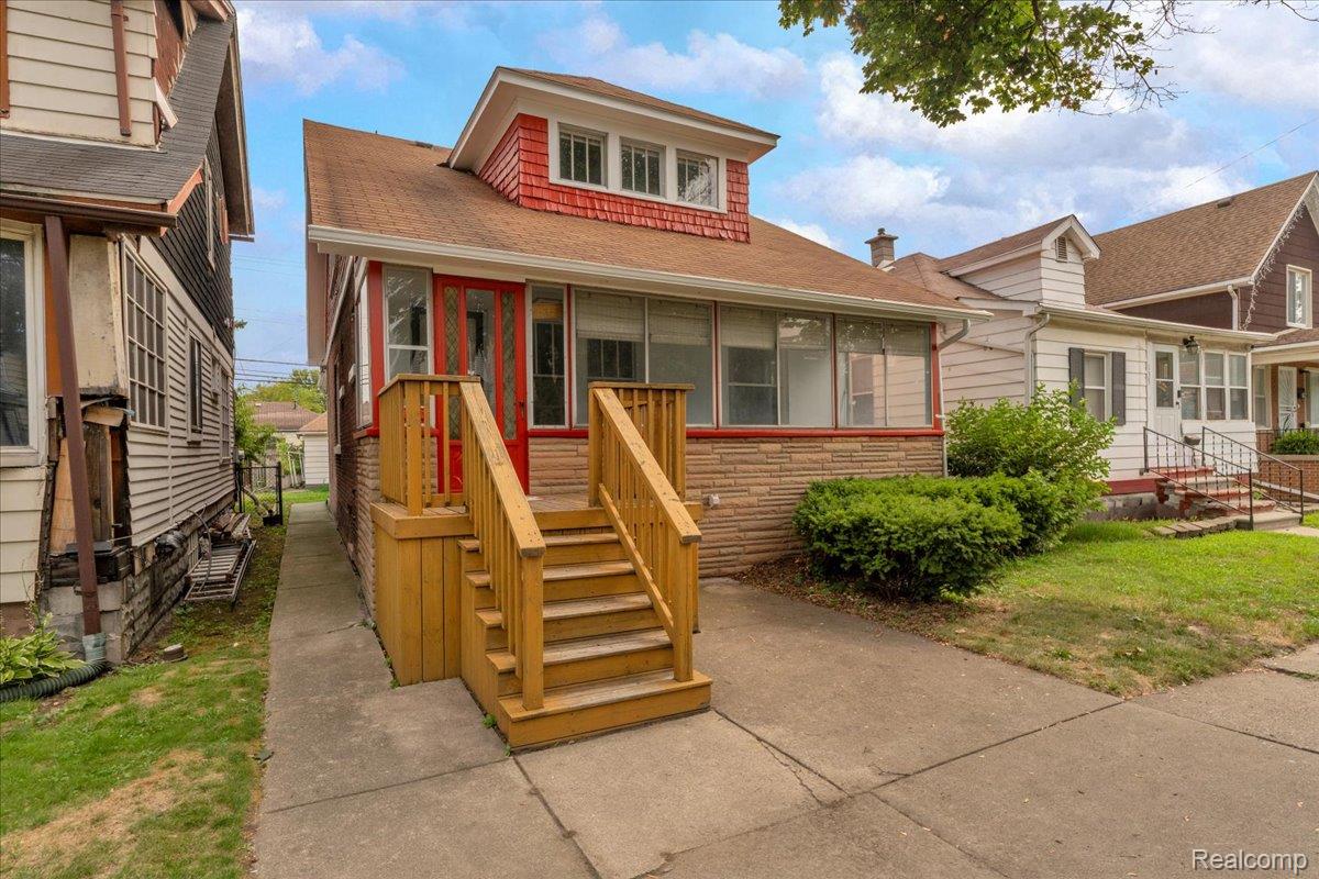 133 Oak Street Property Photo 2