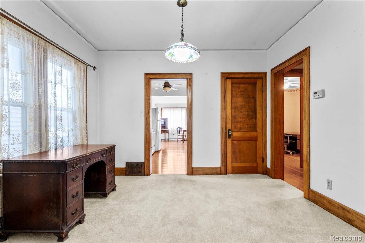 133 Oak Street Property Photo 6