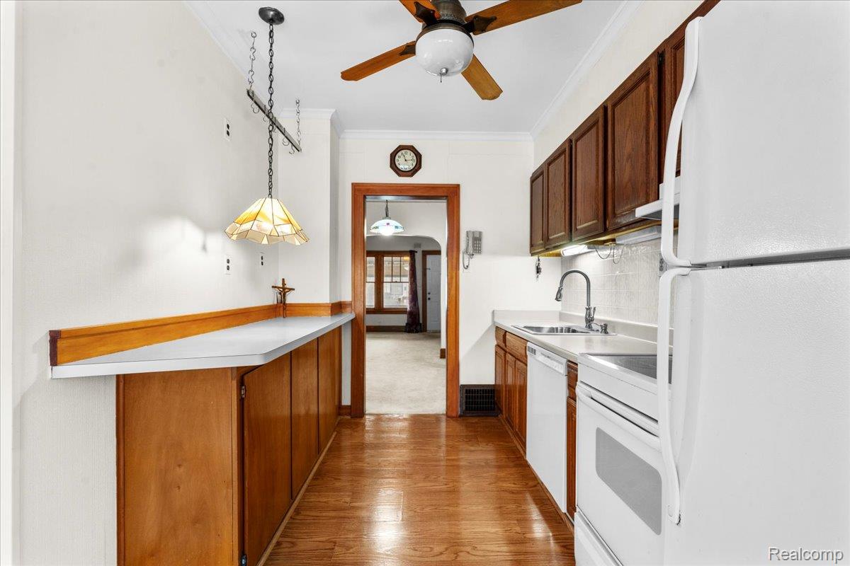 133 Oak Street Property Photo 10