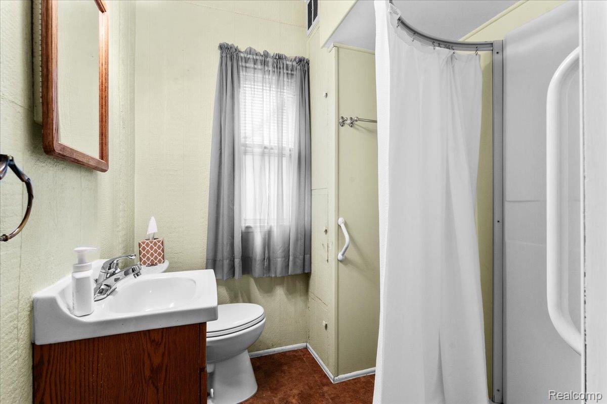 133 Oak Street Property Photo 15