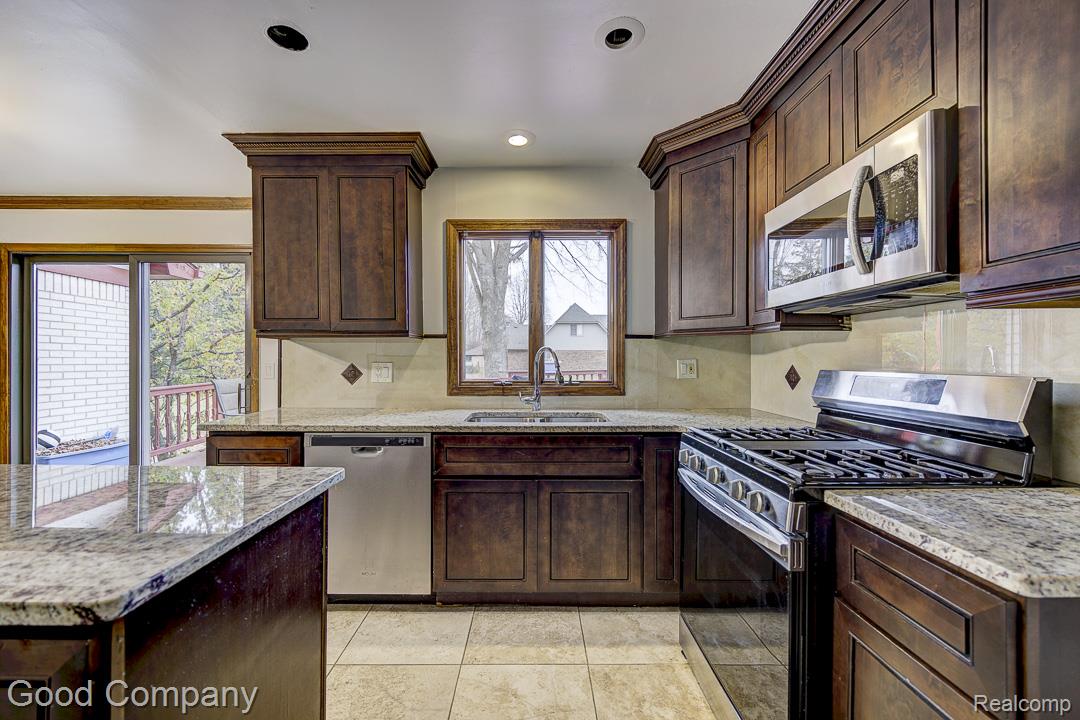 38092 Westchester Road Property Photo 3