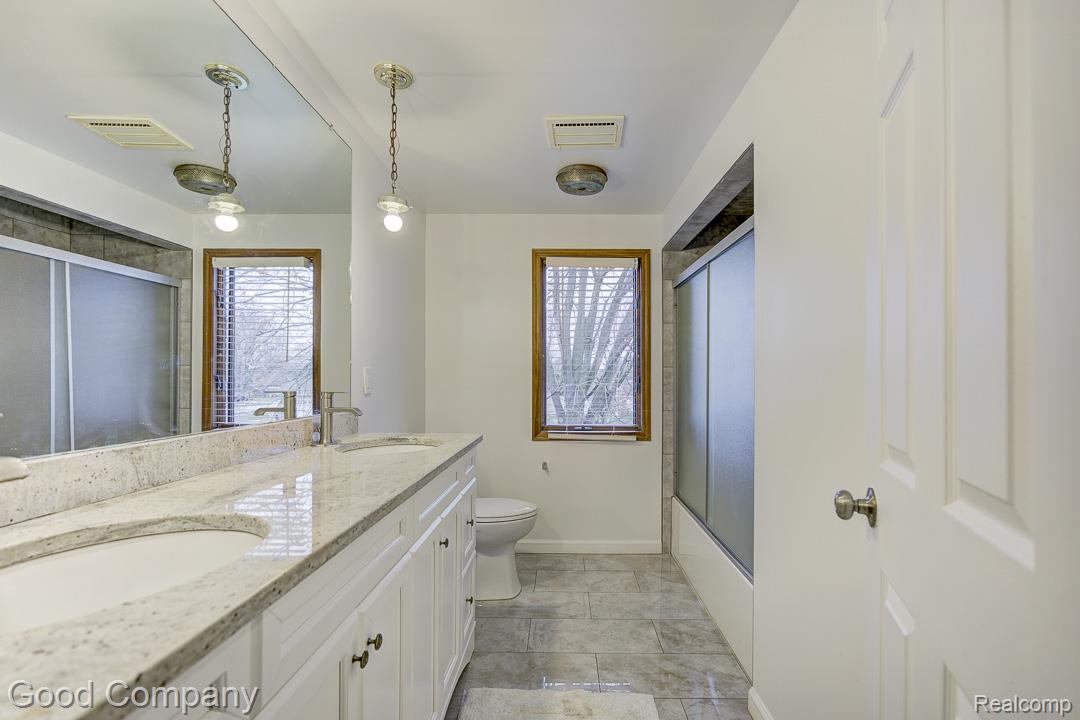 38092 Westchester Road Property Photo 5