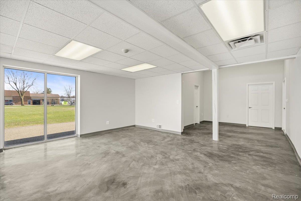 588 S Lapeer Road Property Photo 13