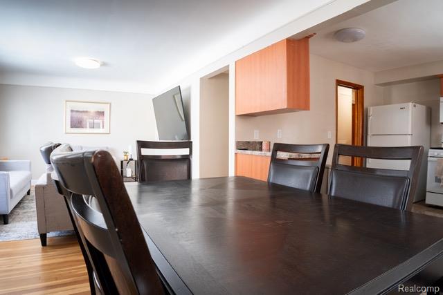 22439 Park Street Property Photo 5