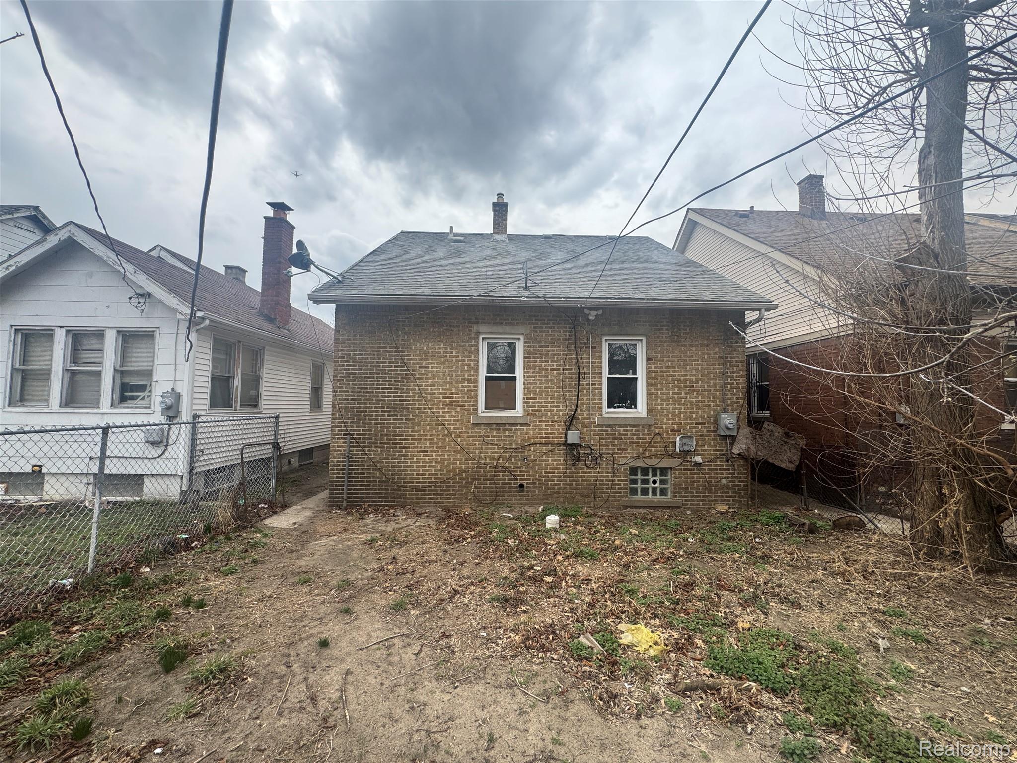 15416 Snowden Street Property Photo 5