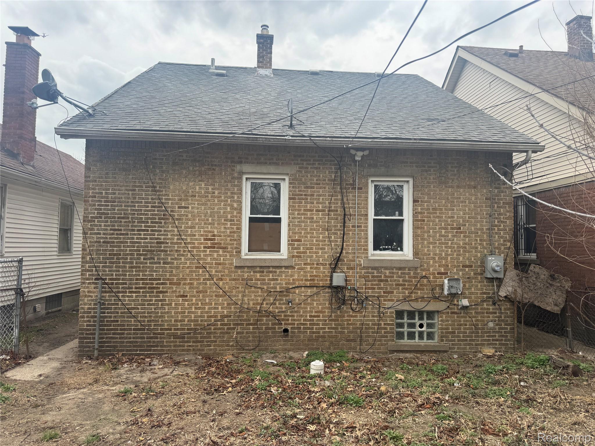 15416 Snowden Street Property Photo 6