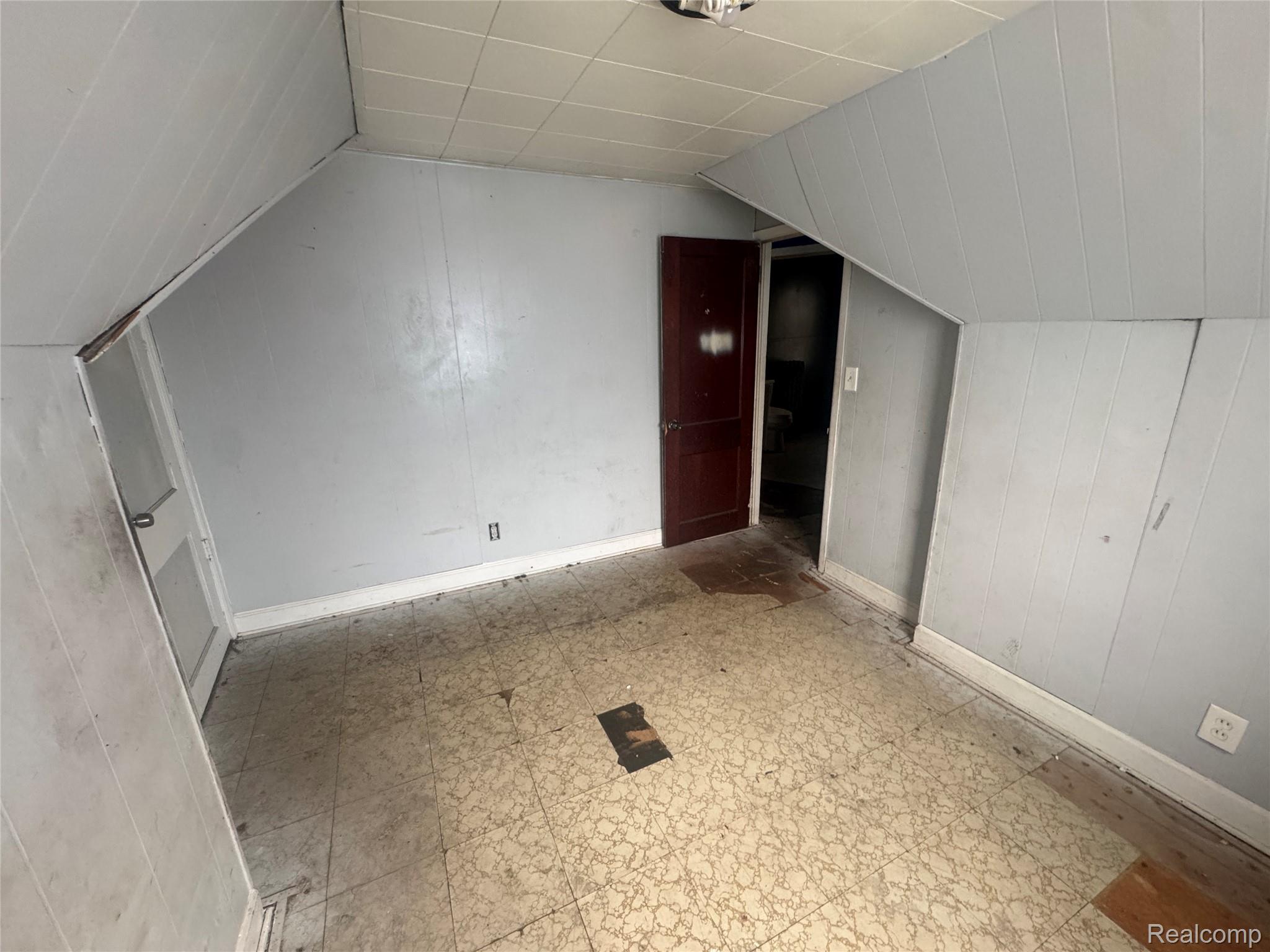 15416 Snowden Street Property Photo 27