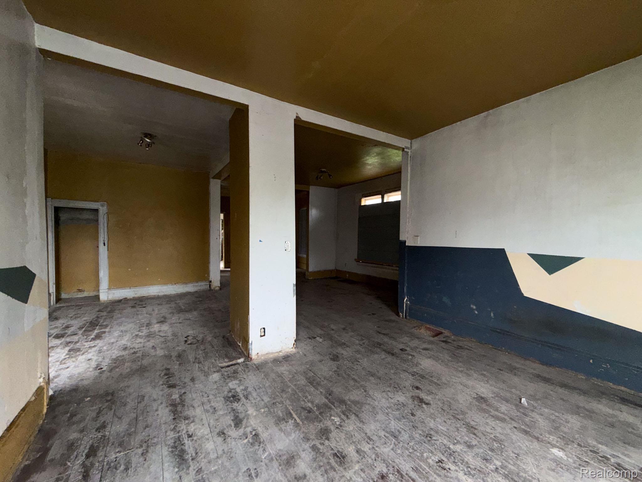 2546 W Forest Avenue Property Photo 6