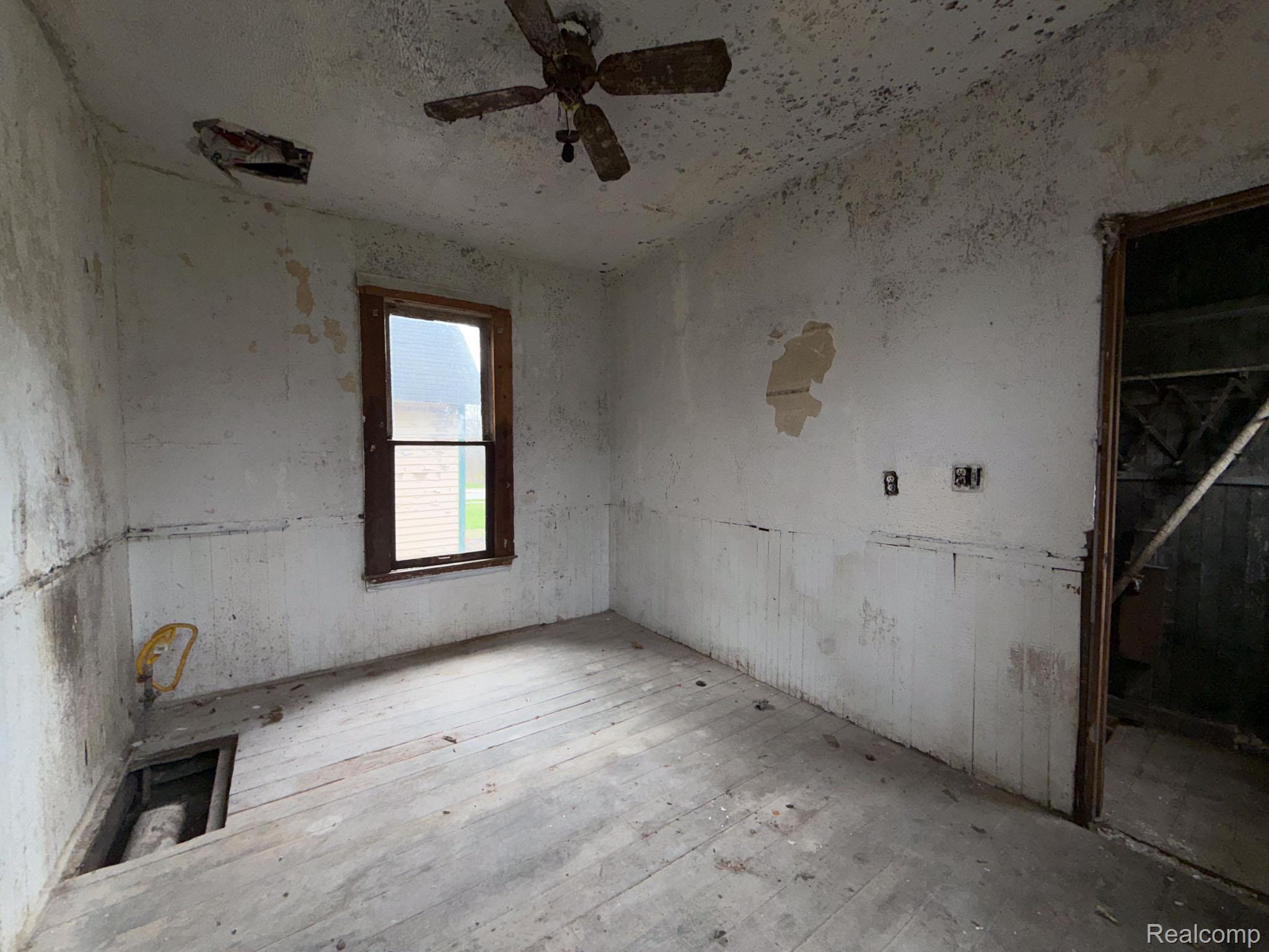 2546 W Forest Avenue Property Photo 13