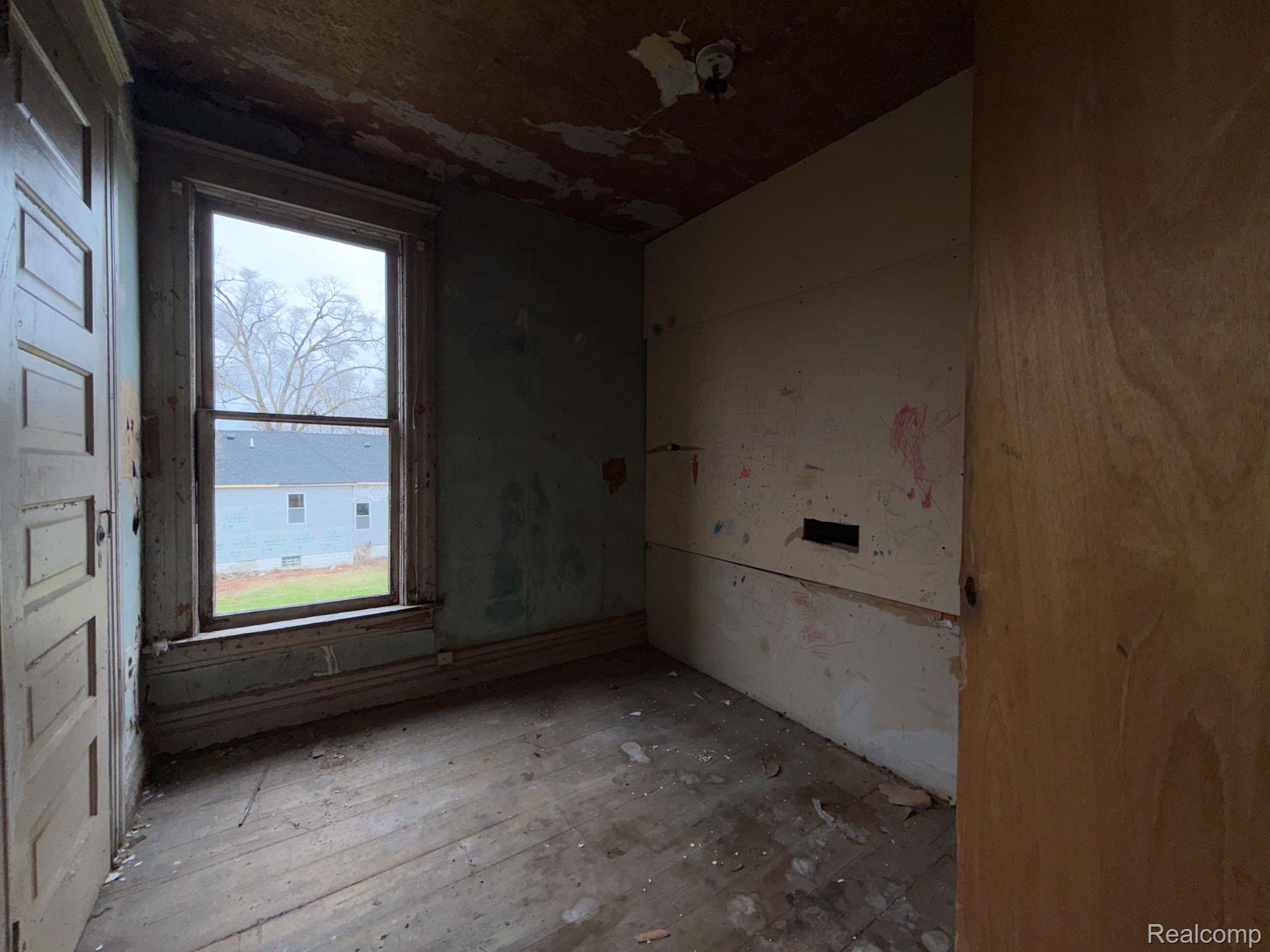 2546 W Forest Avenue Property Photo 20