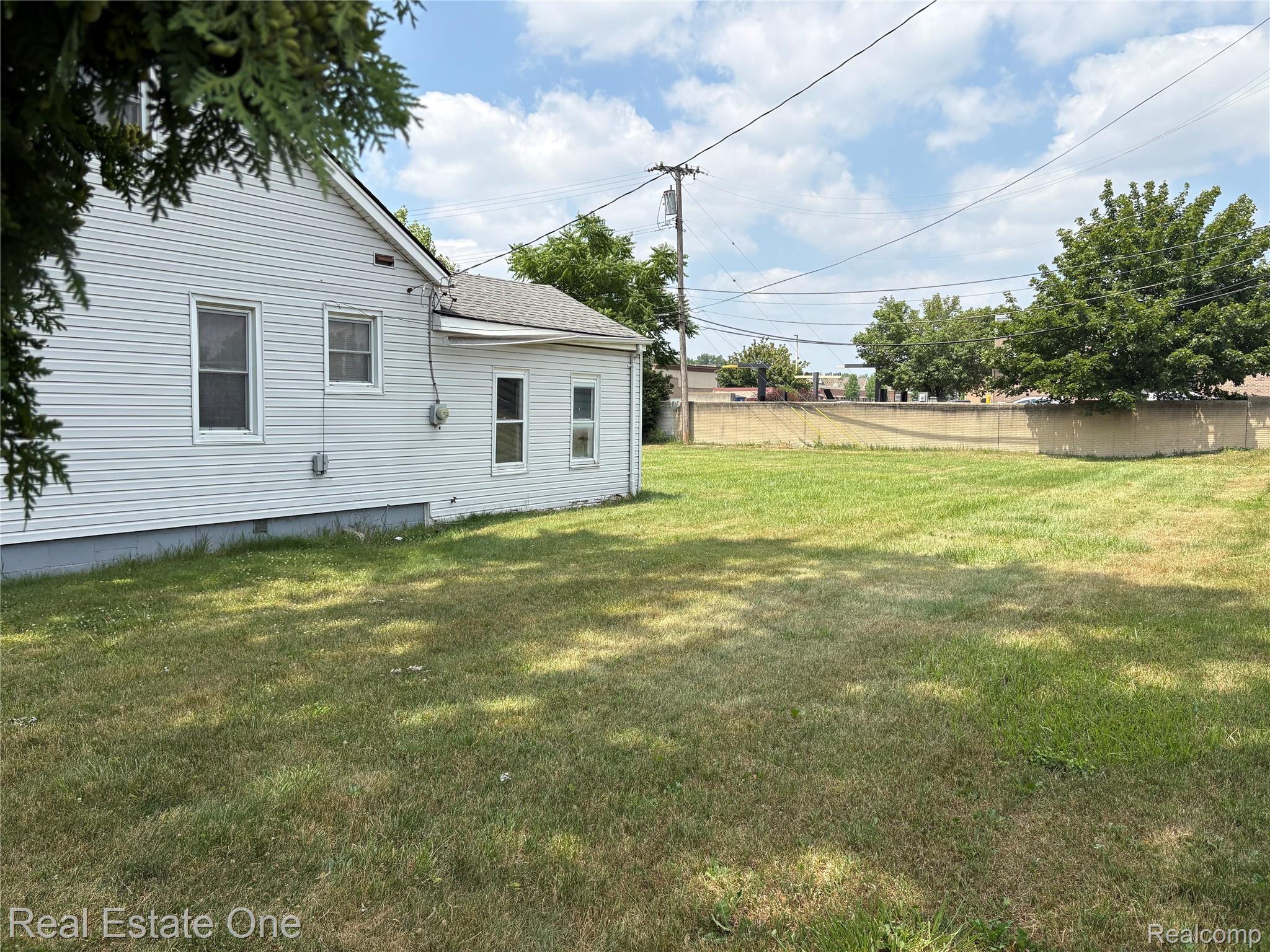 5873 Elmgrove Avenue Property Photo 1