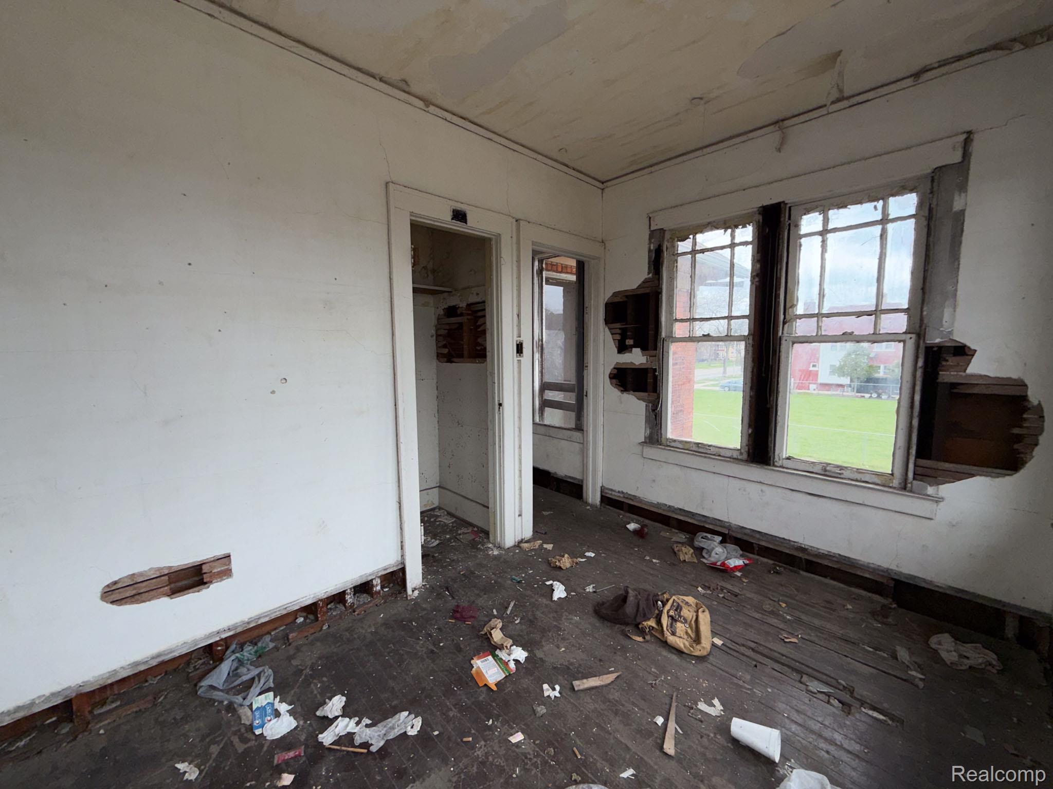 8788 Dexter Avenue Property Photo 4