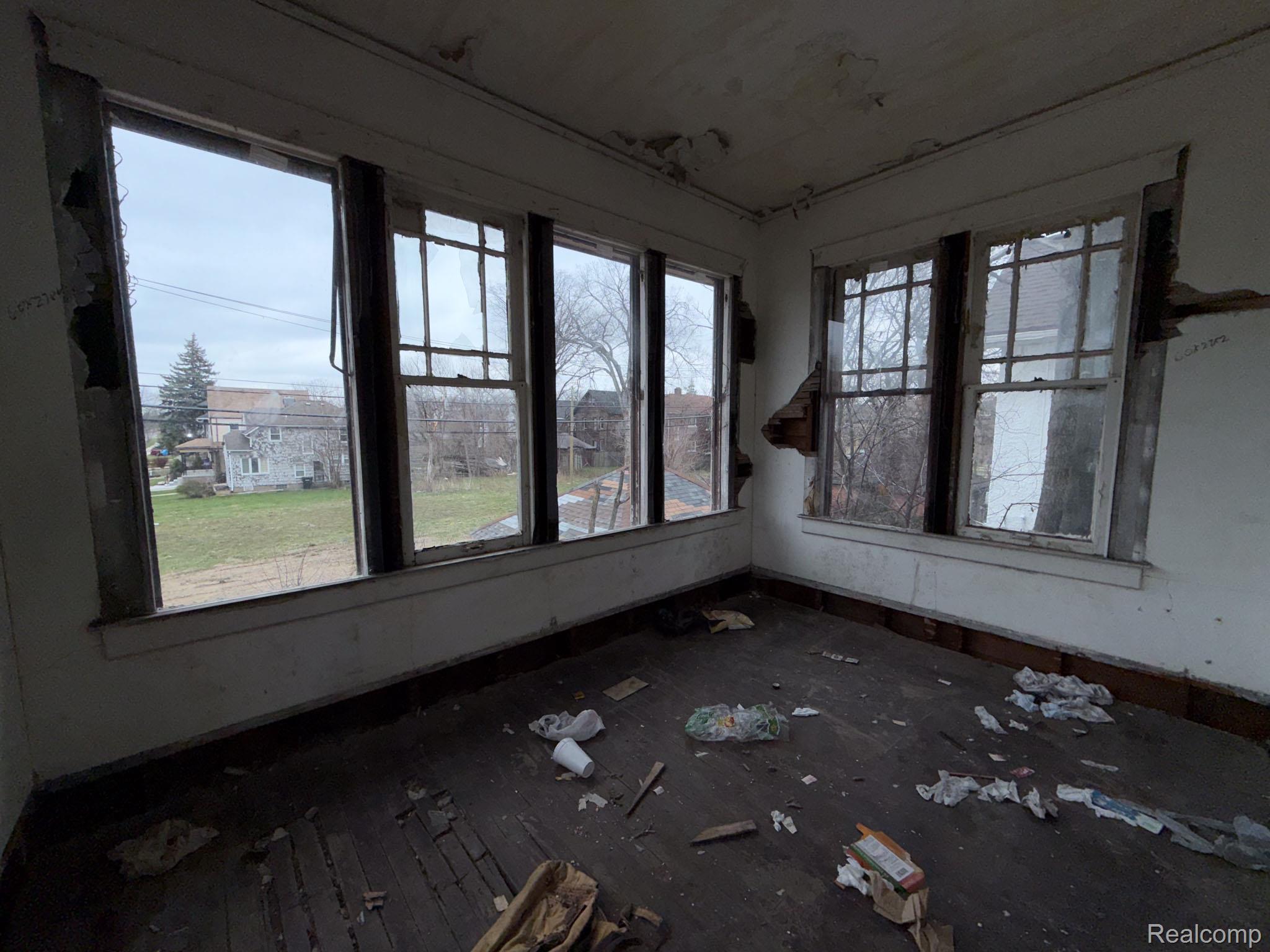 8788 Dexter Avenue Property Photo 5