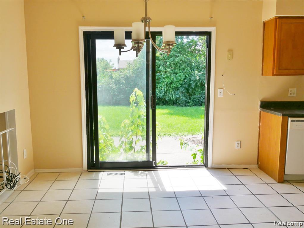 5102 Franklin Park Drive Property Photo 7