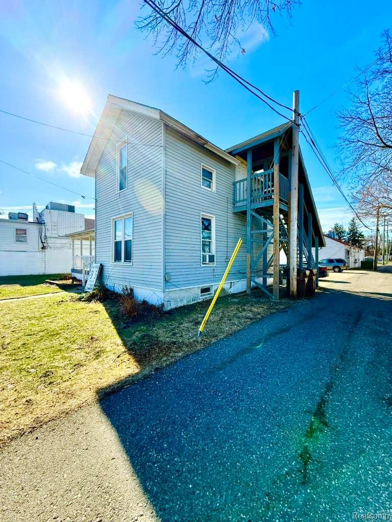 35449 Clinton Street Property Photo 2