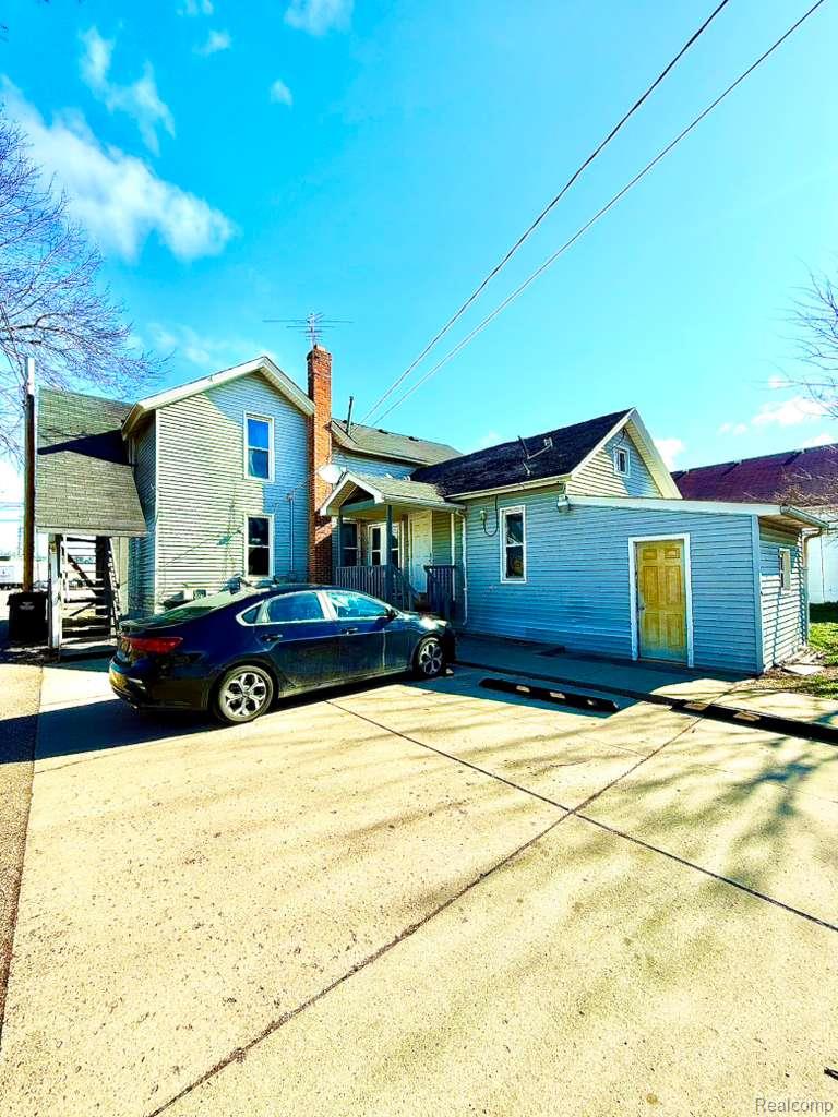 35449 Clinton Street Property Photo 4
