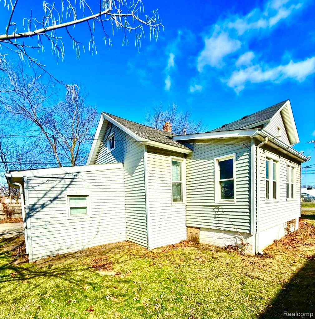 35449 Clinton Street Property Photo 5