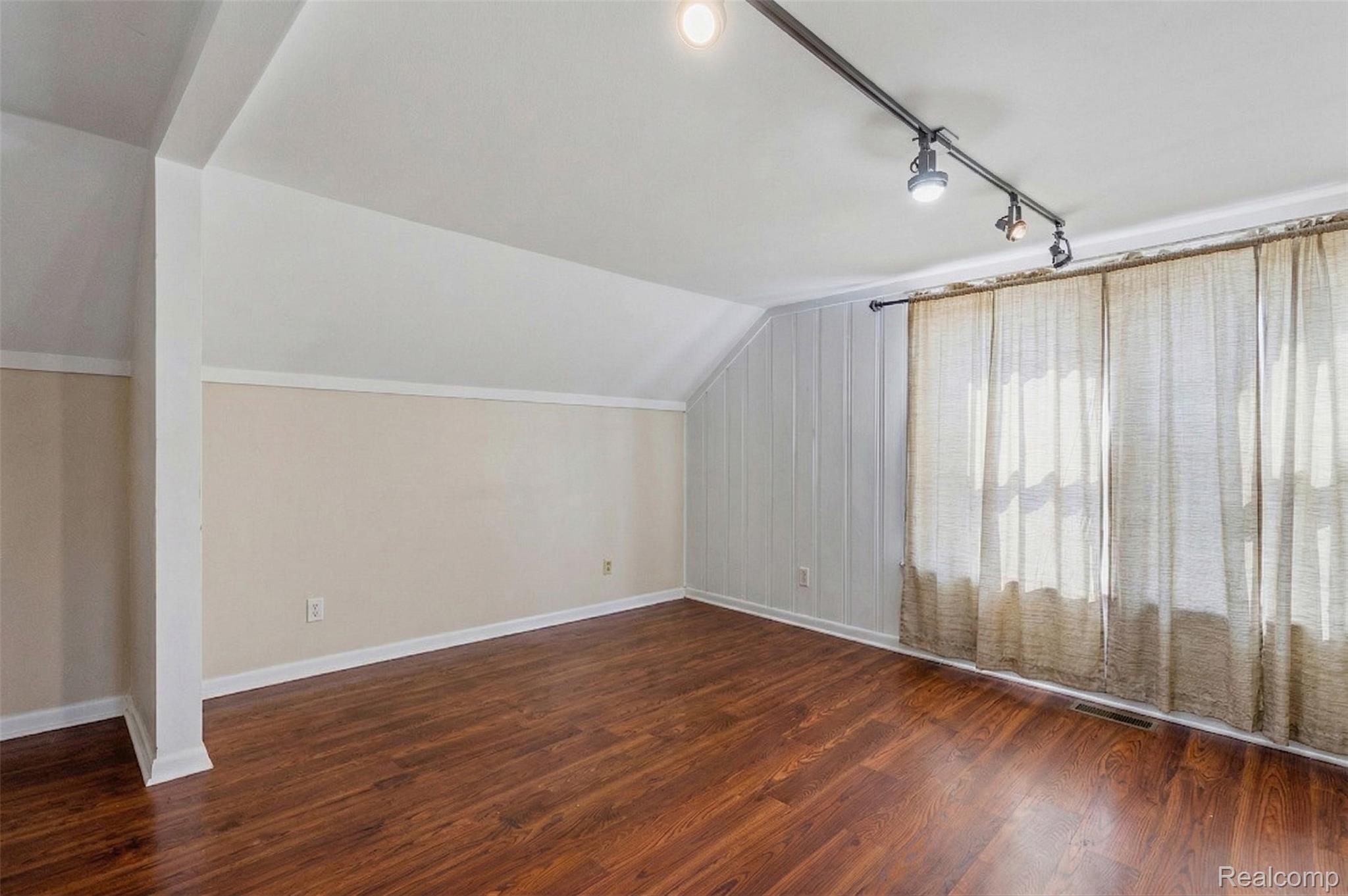 11429 E 8 Mile Road Property Photo 8