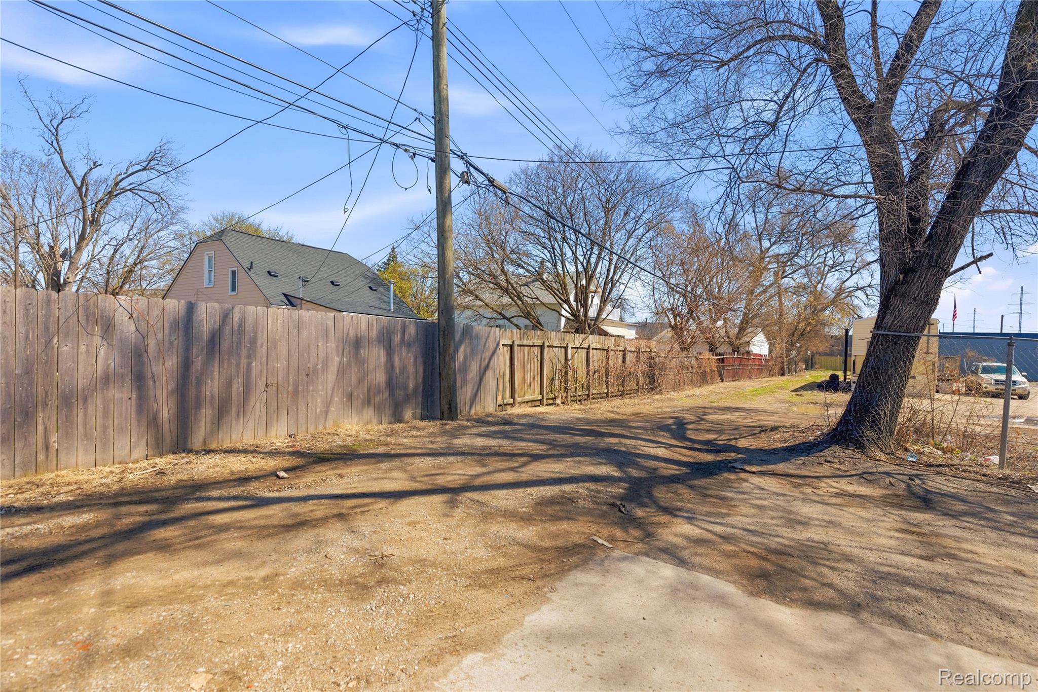 11429 E 8 Mile Road Property Photo 23