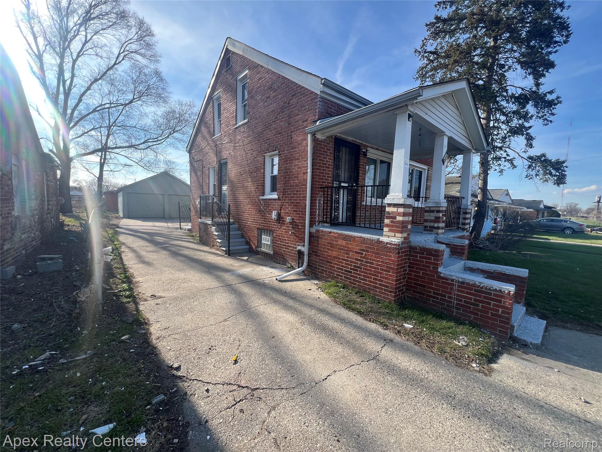 20411 Washburn Street Property Photo 2