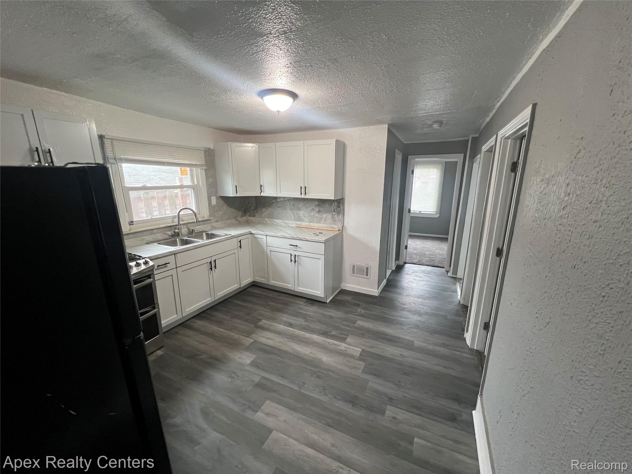 20411 Washburn Street Property Photo 13