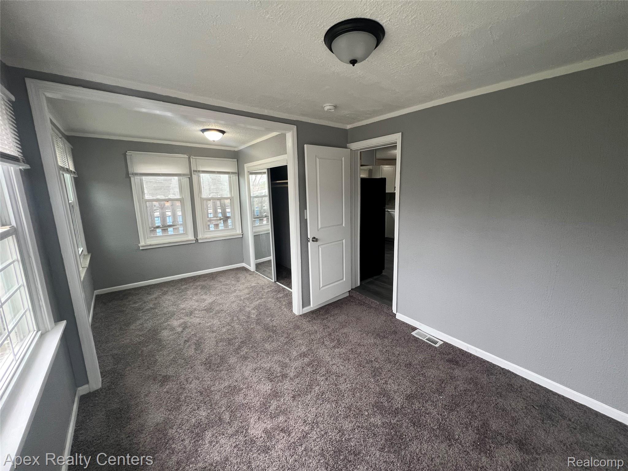 20411 Washburn Street Property Photo 15